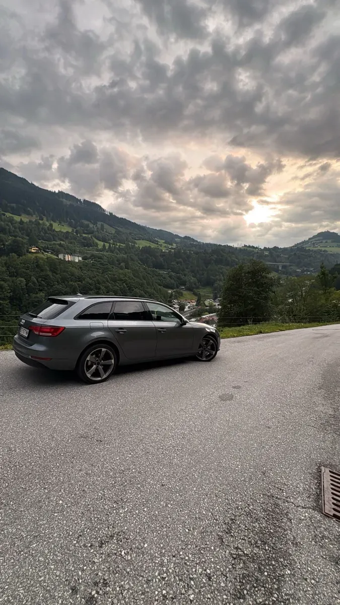 Audi A4 2016 photo 2