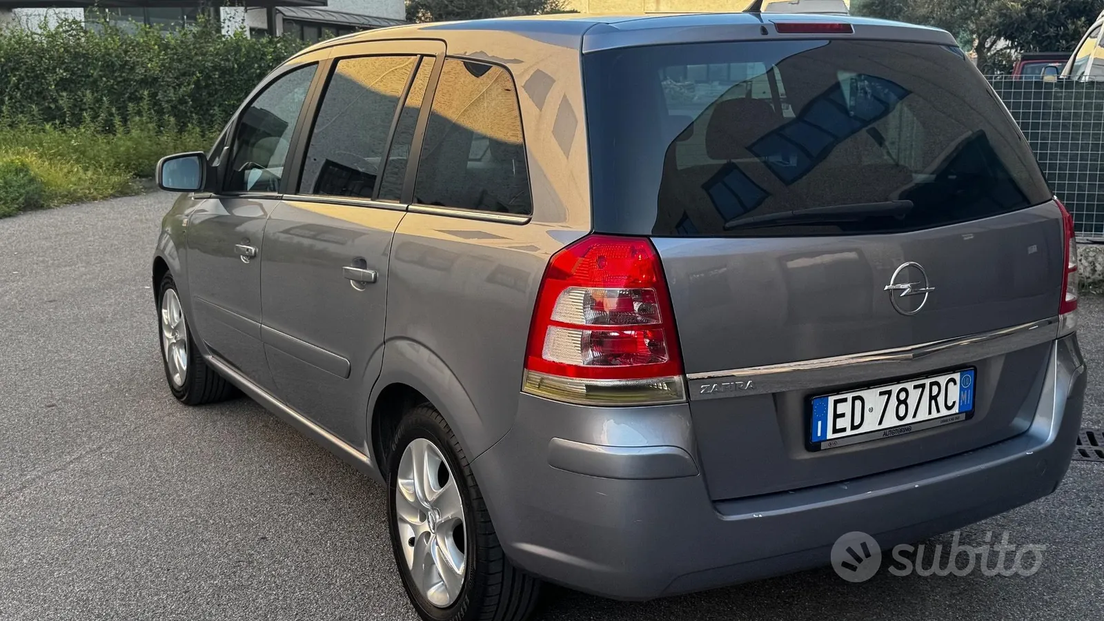 Opel Zafira 2010 photo 4