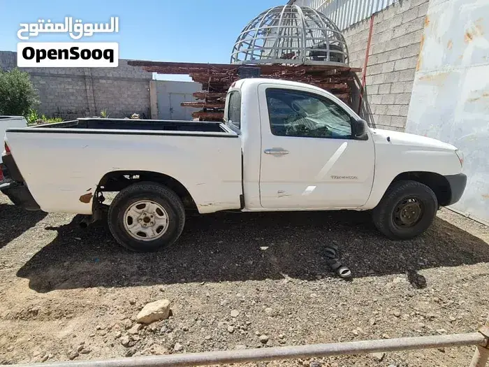 Toyota Tacoma 2011 photo 2