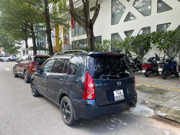 Mazda Premacy 2004 photo 4