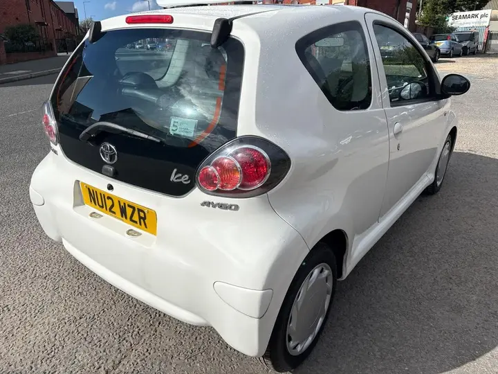 Toyota Aygo 2012 photo 3