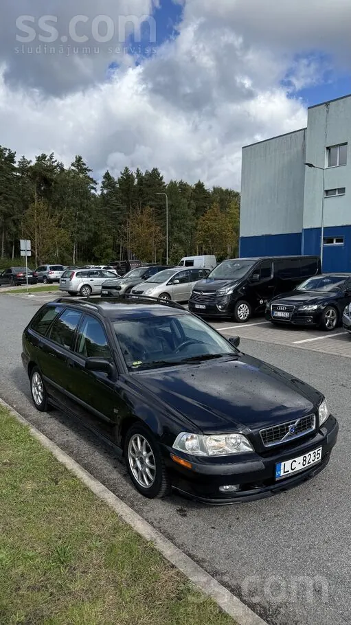 Volvo V40 2003 photo 2