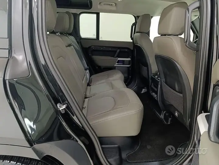 Land Rover Defender 2023 photo 5