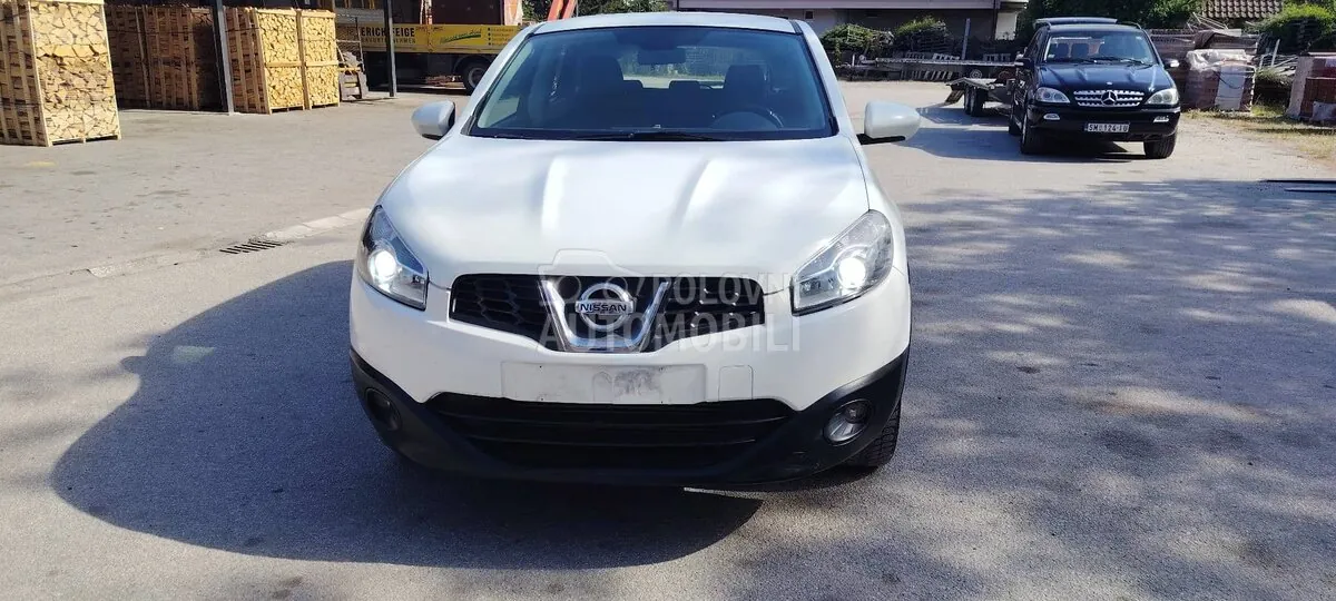 Nissan Qashqai 2013 photo 2
