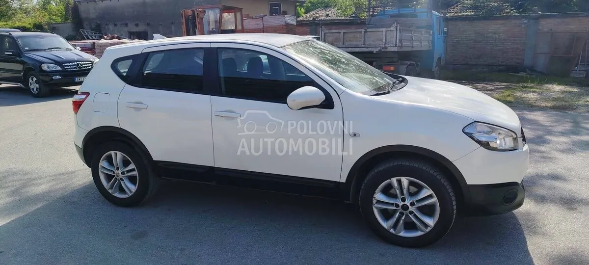 Nissan Qashqai 2013 photo 4