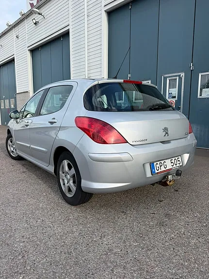 Peugeot 308 2008 photo 4