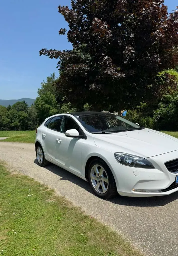 Volvo V40 2014 photo 2