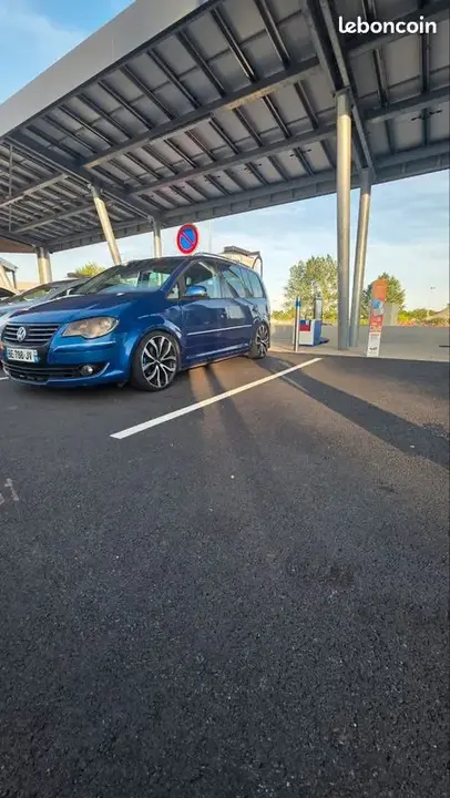 Volkswagen Touran 2007 photo 2