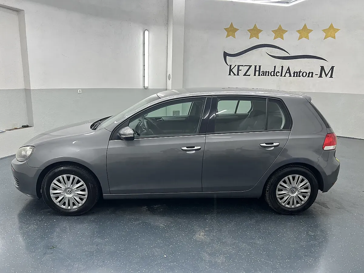 Volkswagen Golf 2010 photo 2