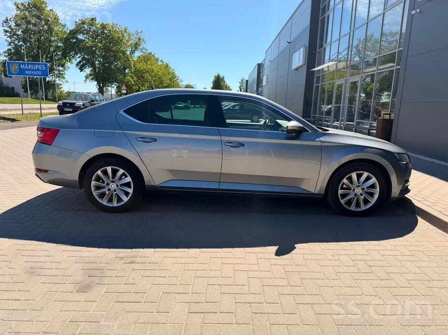 Skoda Superb 2021 photo 5