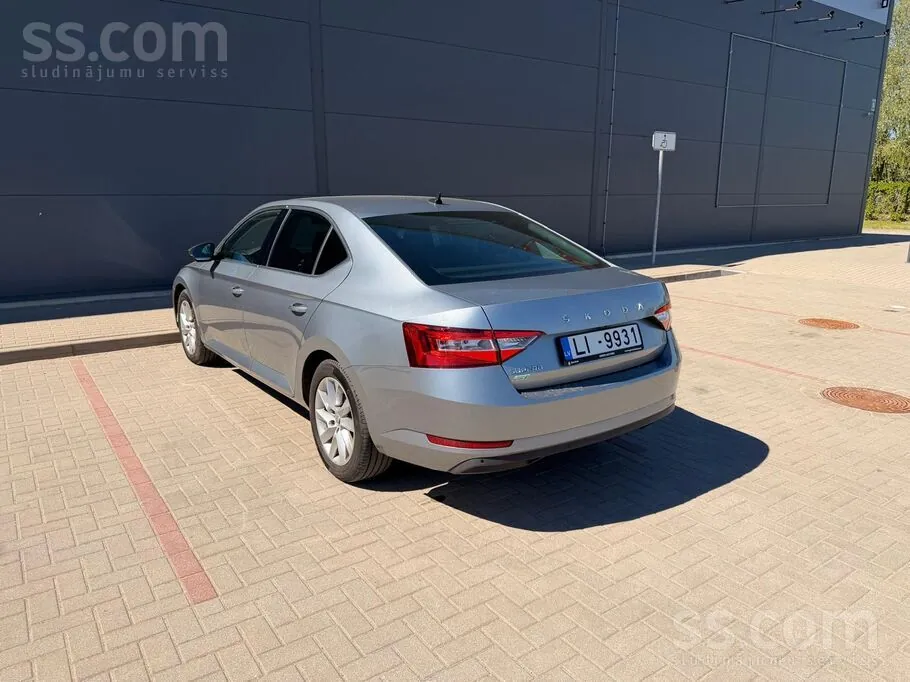 Skoda Superb 2021 photo 4