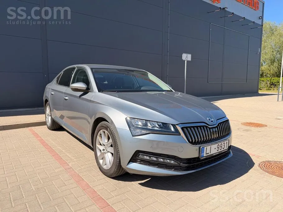 Skoda Superb 2021 photo 2
