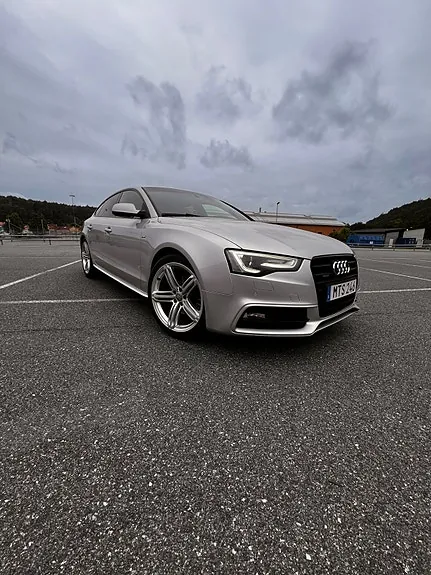 Audi A5 2012 photo 2