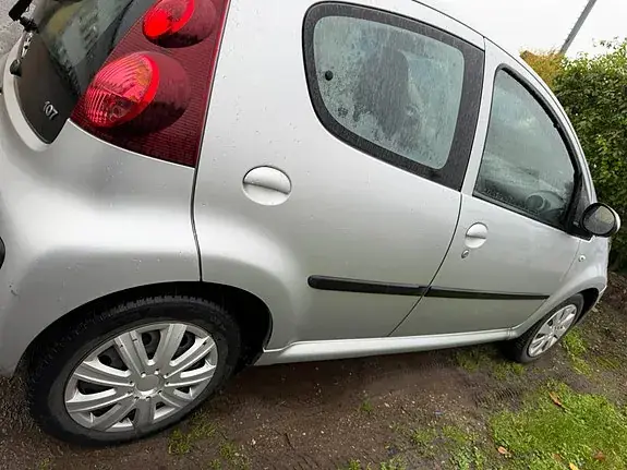 Peugeot 107 2014 photo 2