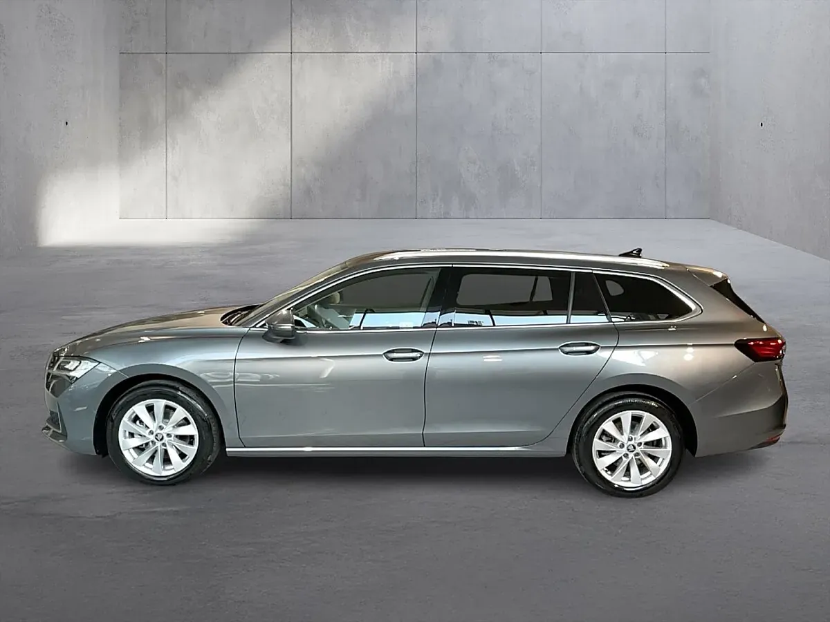 Skoda Superb 2025 photo 2