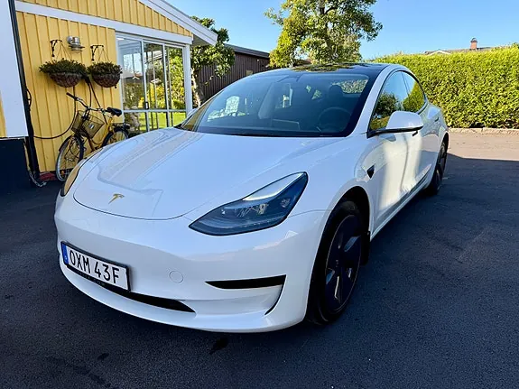 Tesla Model 3 2023 photo 2
