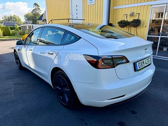 Tesla Model 3 2023 photo 3