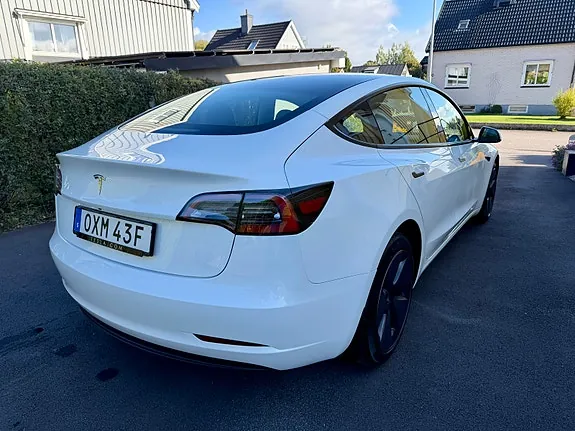 Tesla Model 3 2023 photo 4