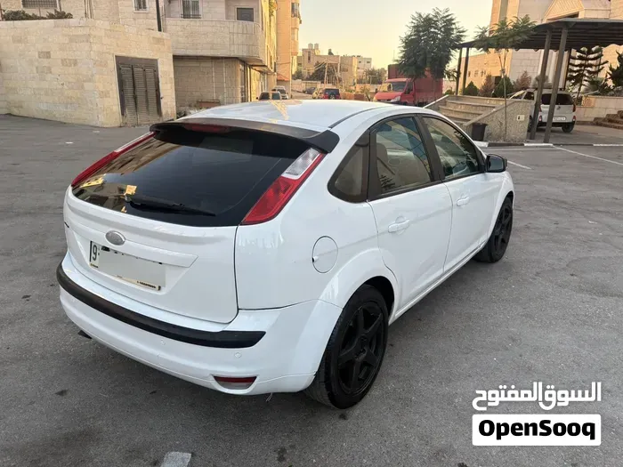 Ford Focus 2009 photo 2