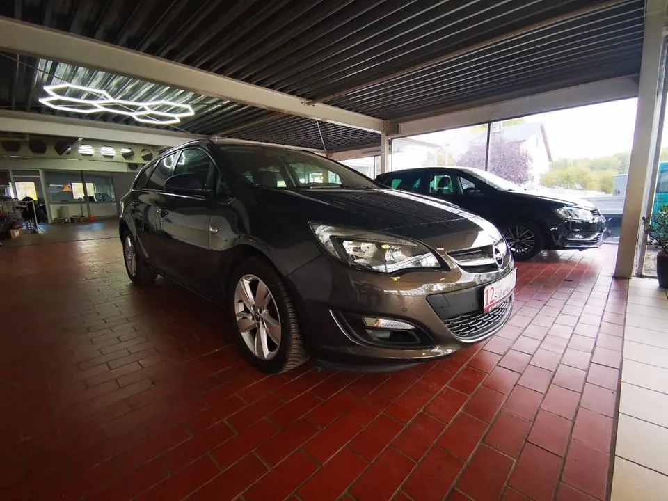 Opel Astra J