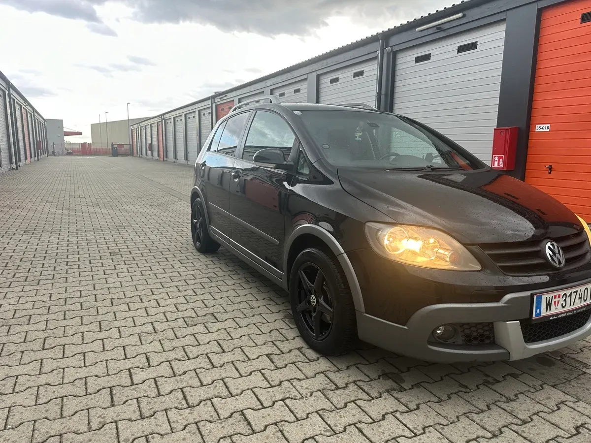 Volkswagen Golf 2009 photo 3