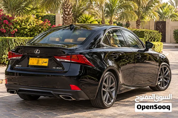 Lexus Is 350 2020 photo 3