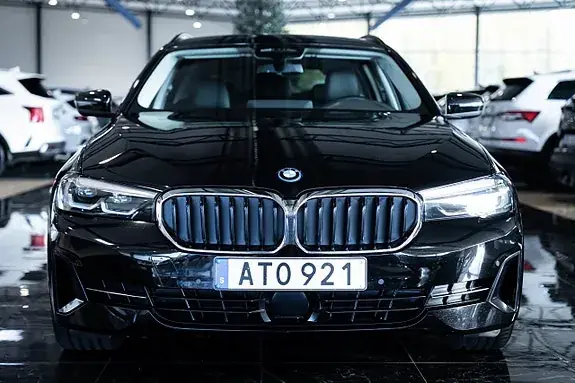 BMW 530E 2023 photo 2