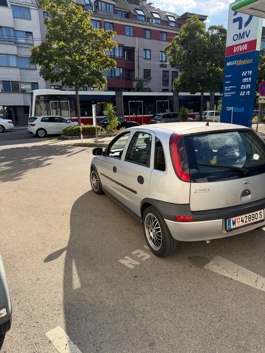 Opel Corsa 2004 photo 3