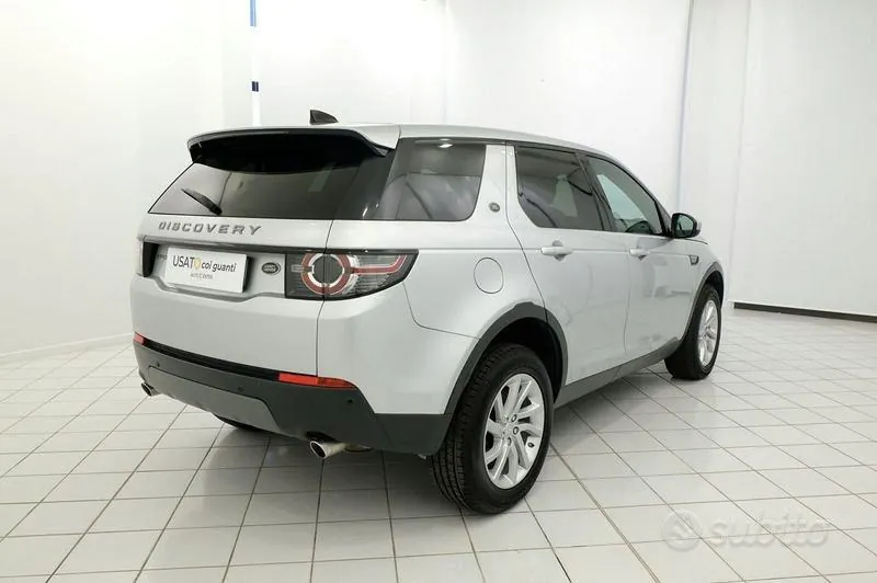 Land Rover Discovery Sport 2018 photo 2