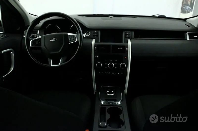 Land Rover Discovery Sport 2018 photo 4