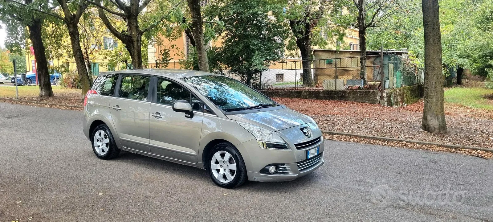 Peugeot 5008 2011 photo 4