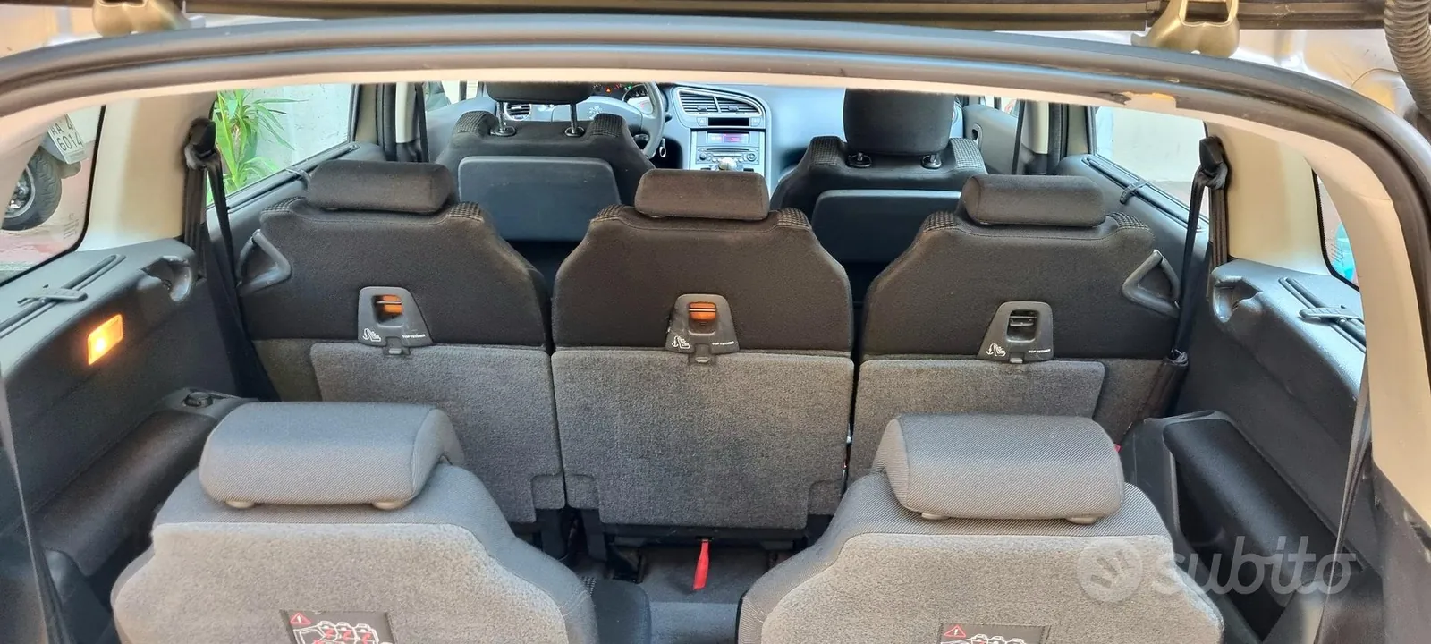 Peugeot 5008 2011 photo 5
