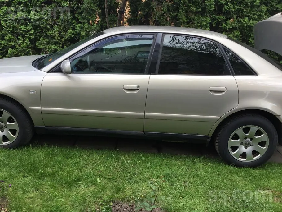 Audi A4 2001 photo 2