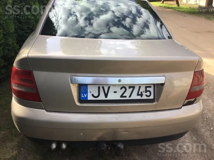 Audi A4 2001 photo 4