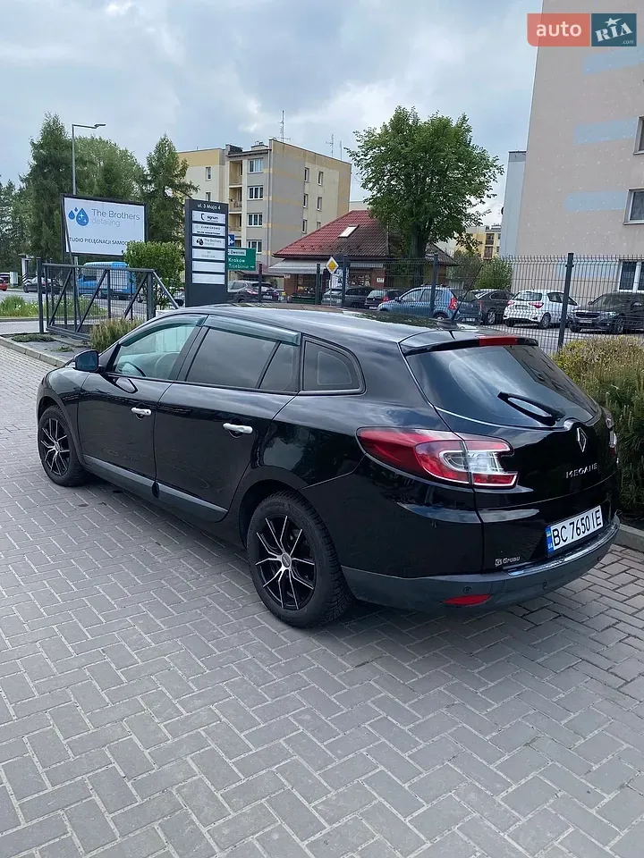 Renault Megane 2011 photo 2