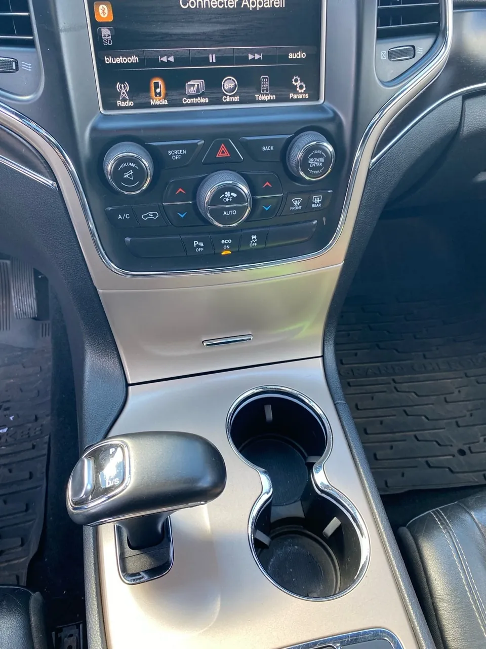 Jeep Cherokee 2014 photo 2