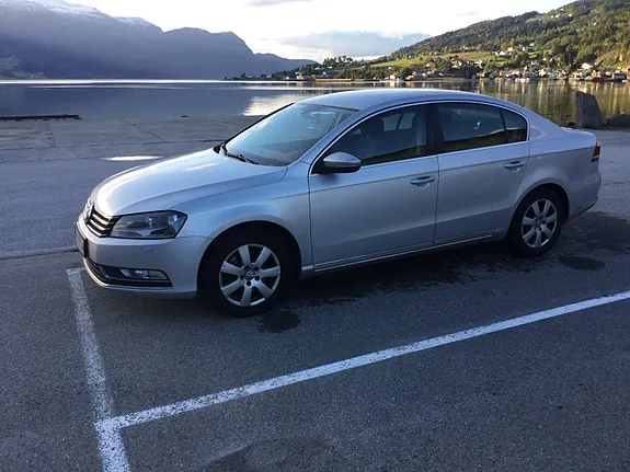 Volkswagen Passat 2011 photo 3