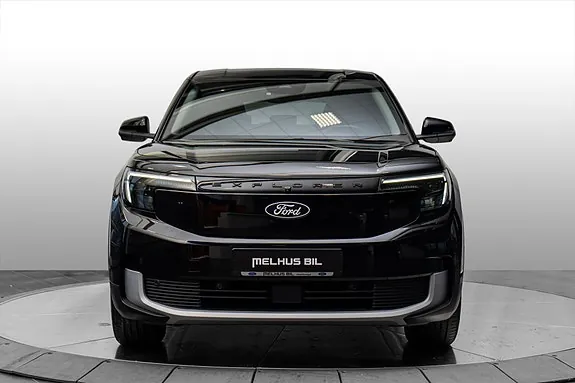 Ford Explorer 2025 photo 2