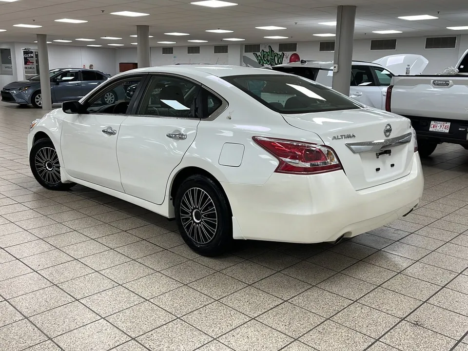 Nissan Altima 2013 photo 4