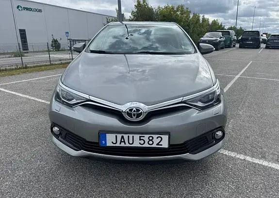 Toyota Auris 2015 photo 2