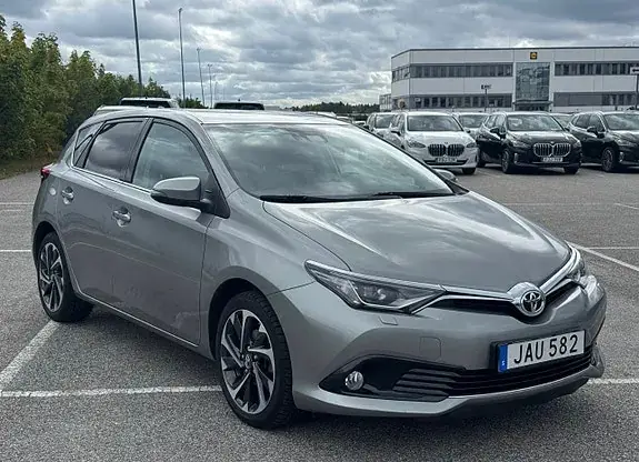 Toyota Auris 2015 photo 3