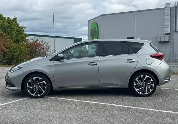 Toyota Auris 2015 photo 4