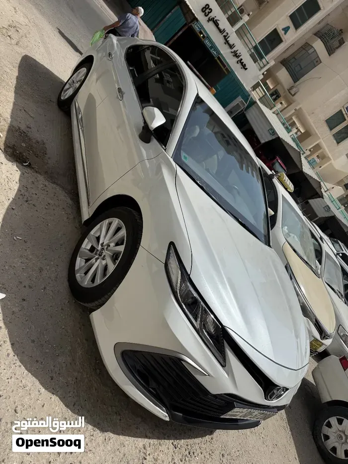 Toyota Camry 2024 photo 2