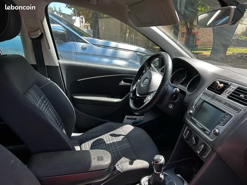 Volkswagen Polo 2015 photo 3