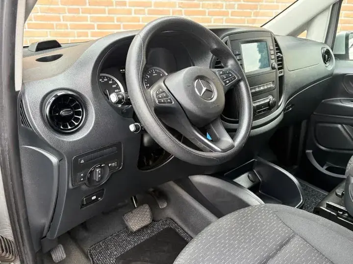 Mercedes-Benz Vito 2022 photo 2