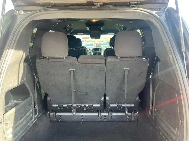 Dodge Grand Caravan 2014 photo 3