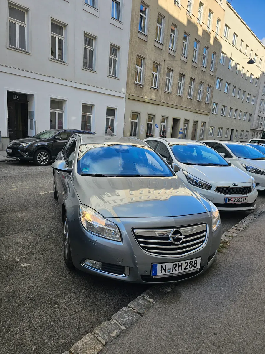 Opel Insignia 2010 photo 2