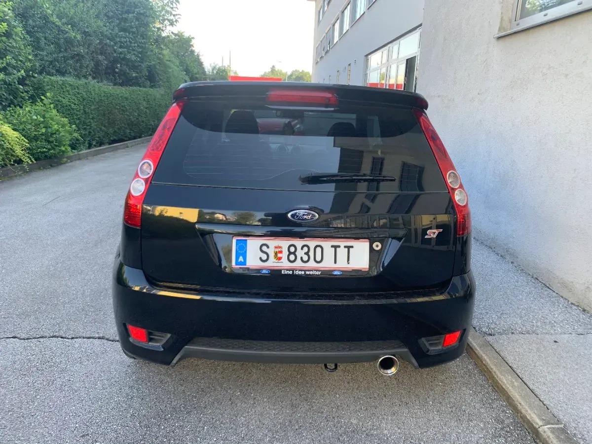 Ford Fiesta 2006 photo 2
