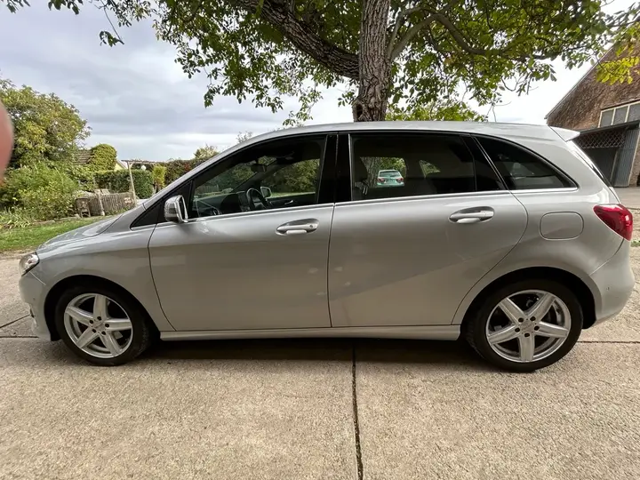 Mercedes-Benz B-Class 2015 photo 3
