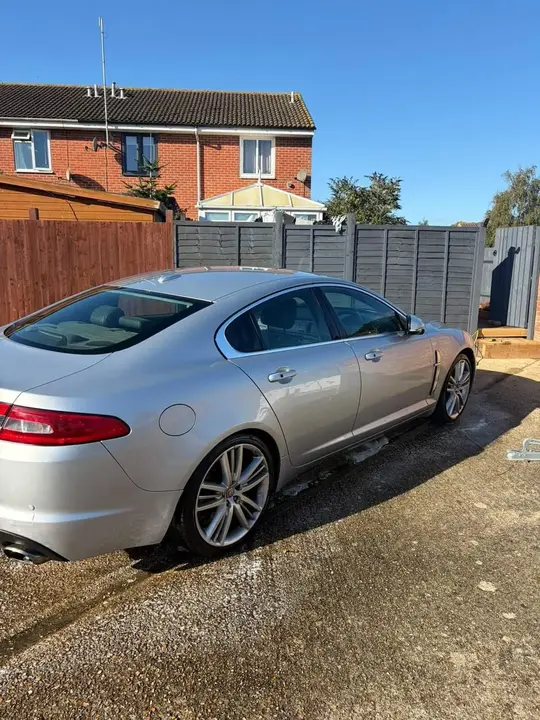 Jaguar Xf 2011 photo 5